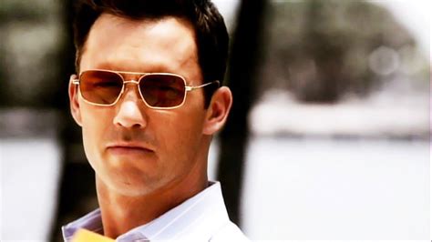 michael weston sunglasses burn notice.